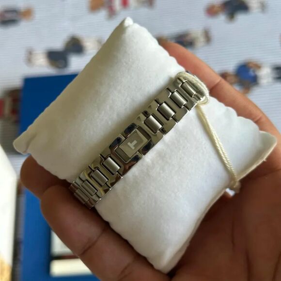 Vintage Tissot G331K New Old Stock Womens Wrist Watch - Picture 4 of 6